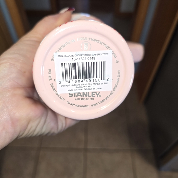 Stanley Strawberry Twist Holiday Exclusive 40 Oz - Picture 2 of 3